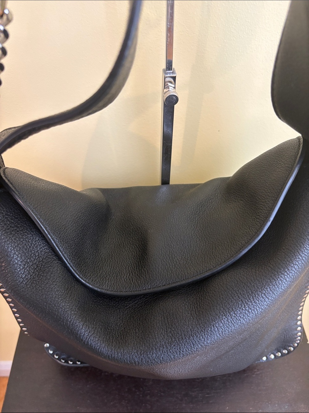 Michael Kors Astor Large Black Leather Studded Slouchy Relaxed Hobo Shoulder Bag - Picture 8 of 16